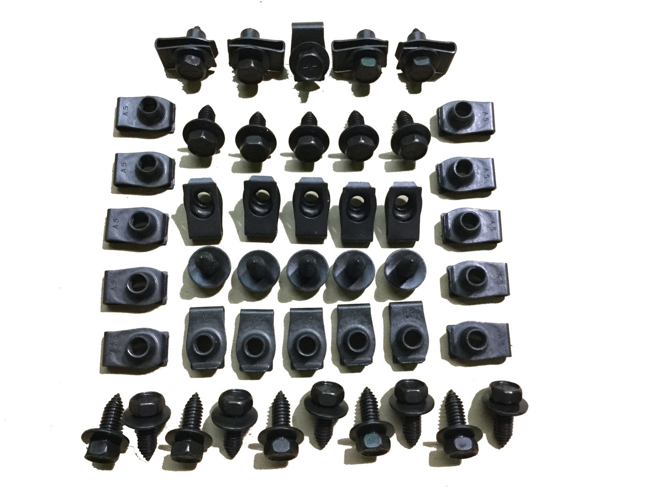 Universal Fender Mount Kit Black Bolts And U Nuts 5/16-18 50 Piece